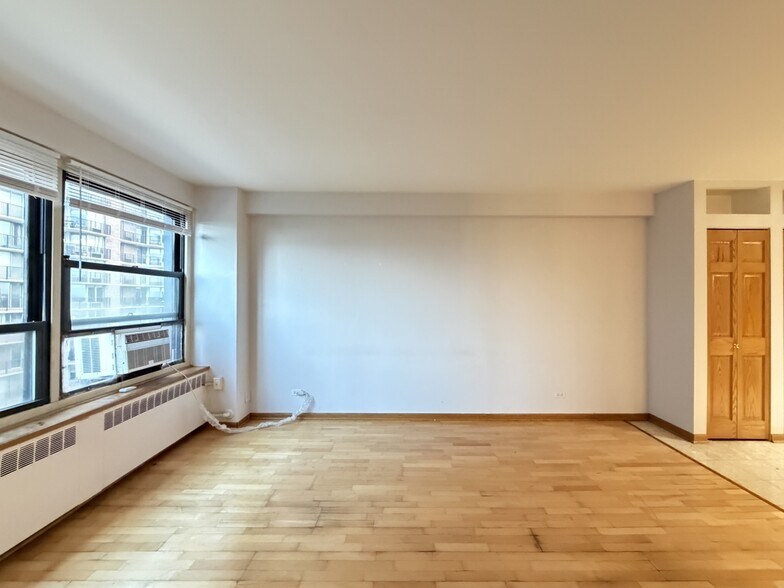 Building Photo - 4180 N Marine Dr