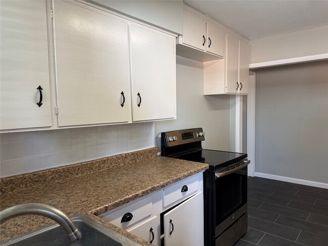 Building Photo - 11321 Wyatt St