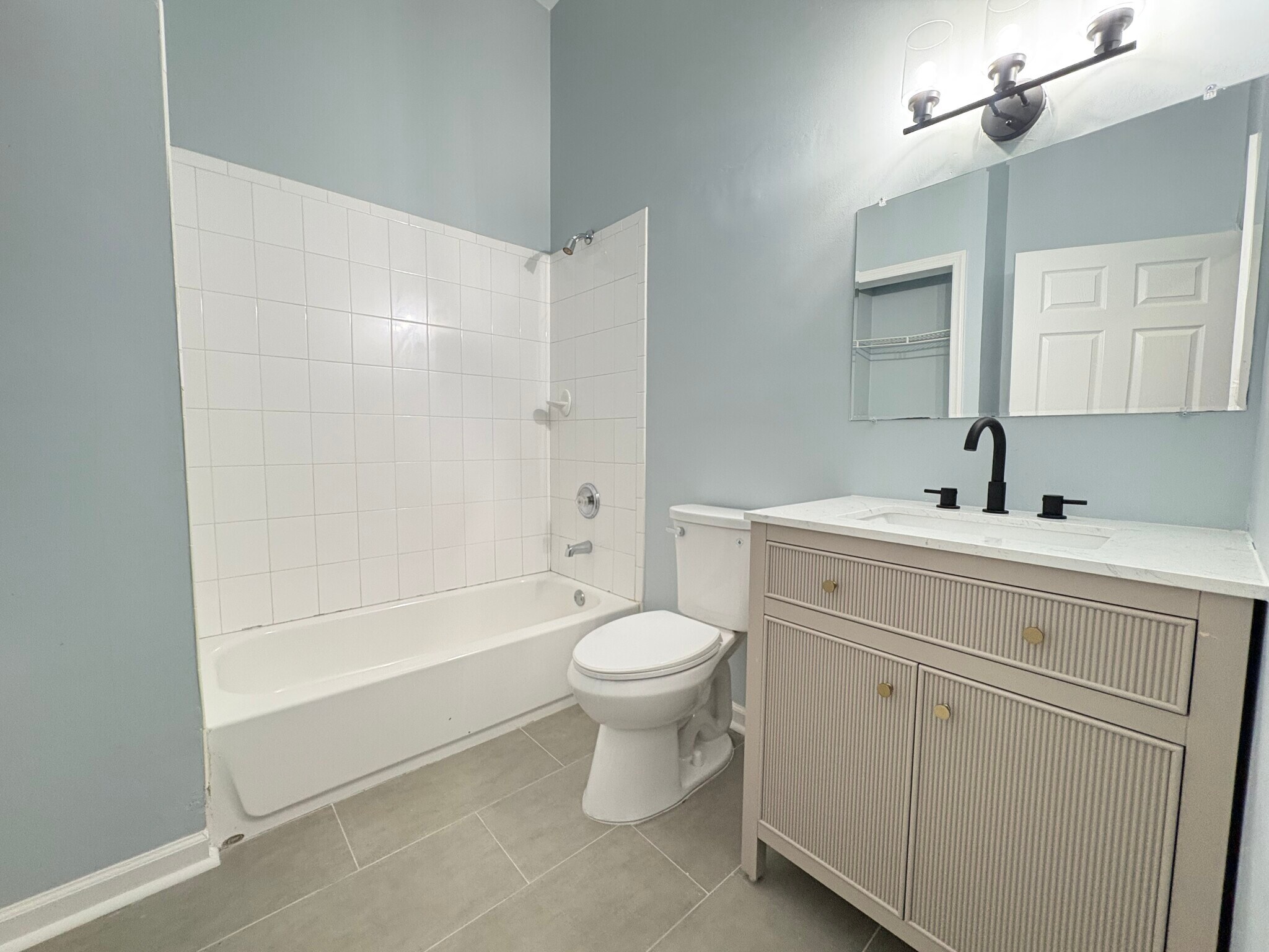 Unit 1 - 151 Chapman St
