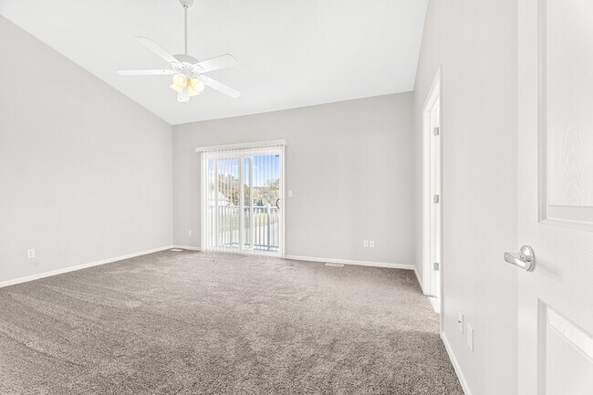 Building Photo - 2885-2885 5th St