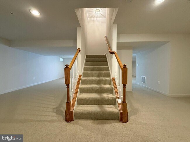 Building Photo - 4415 Medallion Dr