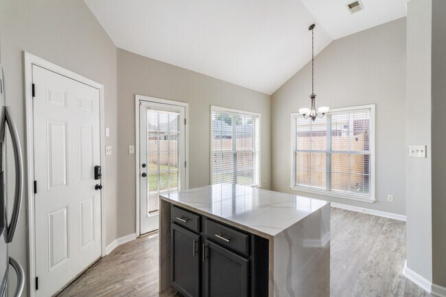Building Photo - 9209 Acadia Pl