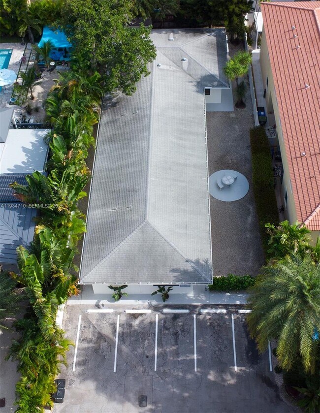 Building Photo - 1204 NE 17th Way