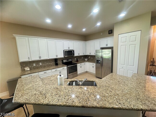 Building Photo - 10253 Gulfstone Ct