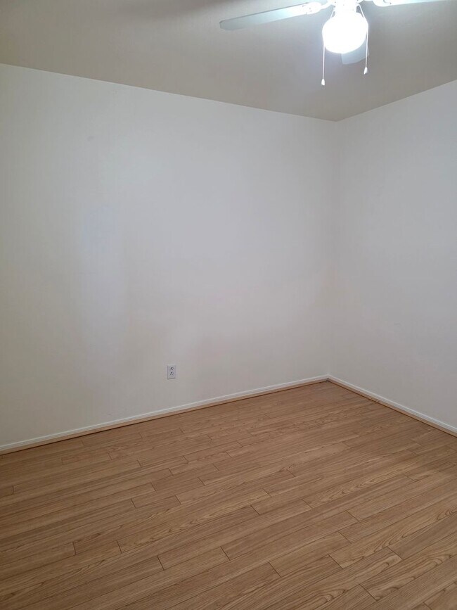 Building Photo - Beautiful 3BR 2BA Home w/ Private Pool • Pool + Covered Patio • Attached Garage in Phoenix