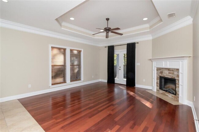 Building Photo - 1054 Linlen Ave