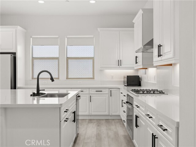 Building Photo - 27448 Pioneer Ct