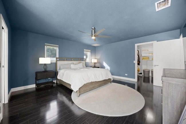 Building Photo - 930 NW 4th Ct