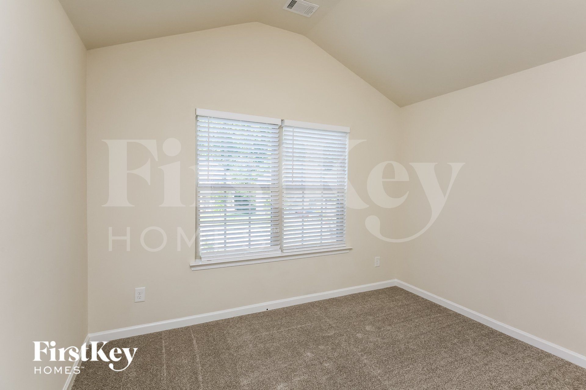 Building Photo - 403 Live Oak Pass