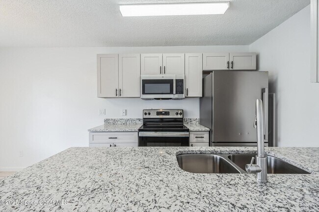 Building Photo - 451 Mercury Ave SE