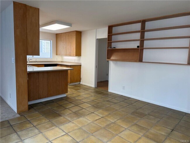 Building Photo - 321 Coral Ave