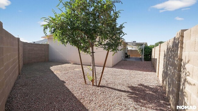 Building Photo - 15431 N 23rd St