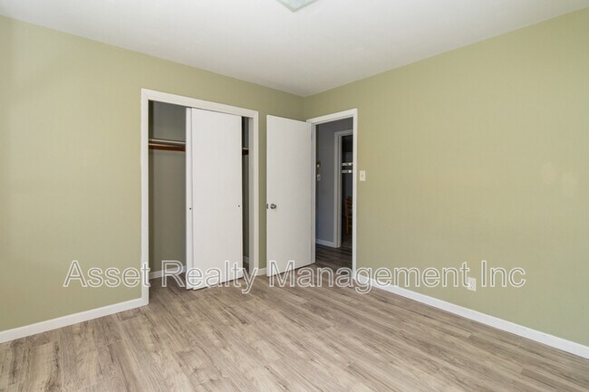 Building Photo - 6633 Wachese Ln