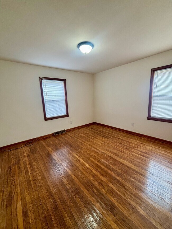 Building Photo - 1700 Sonne Ave