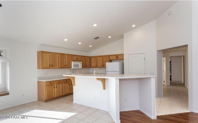 Building Photo - 1654 St Andrews Way