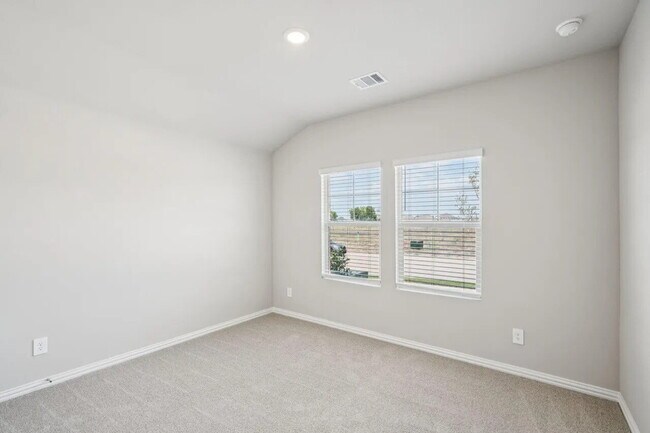 Building Photo - 512 Midnight Oak Dr