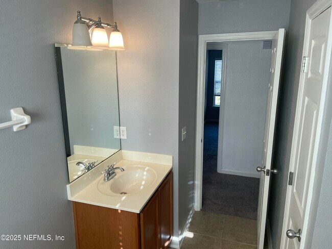 Building Photo - 736 Rembrandt Ave