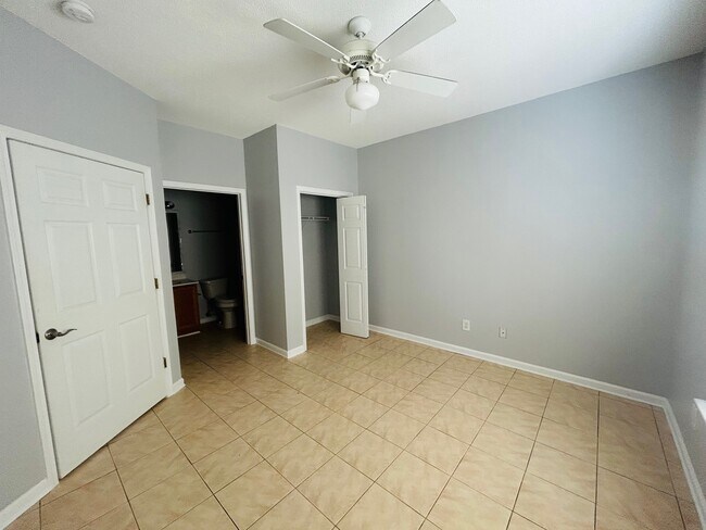 Building Photo - 602 Beach Walk Pl