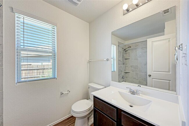 Building Photo - 520 Pandora Cv