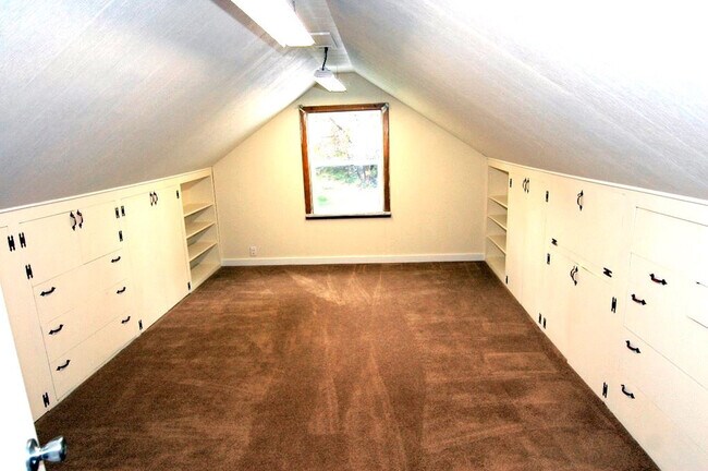 Building Photo - Cle Elum Rental
