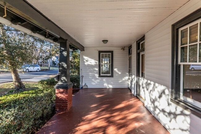 Building Photo - 213 Todd Ave