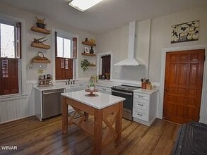 Building Photo - 55 W Main St