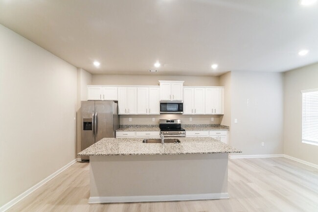 Building Photo - 501 Brady Dr