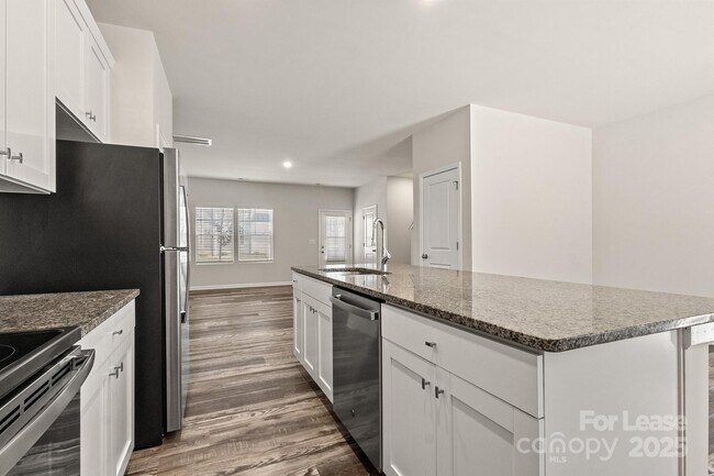 Building Photo - 117 Dogwood Vlg Trl