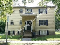 Building Photo - 702 Thomson St