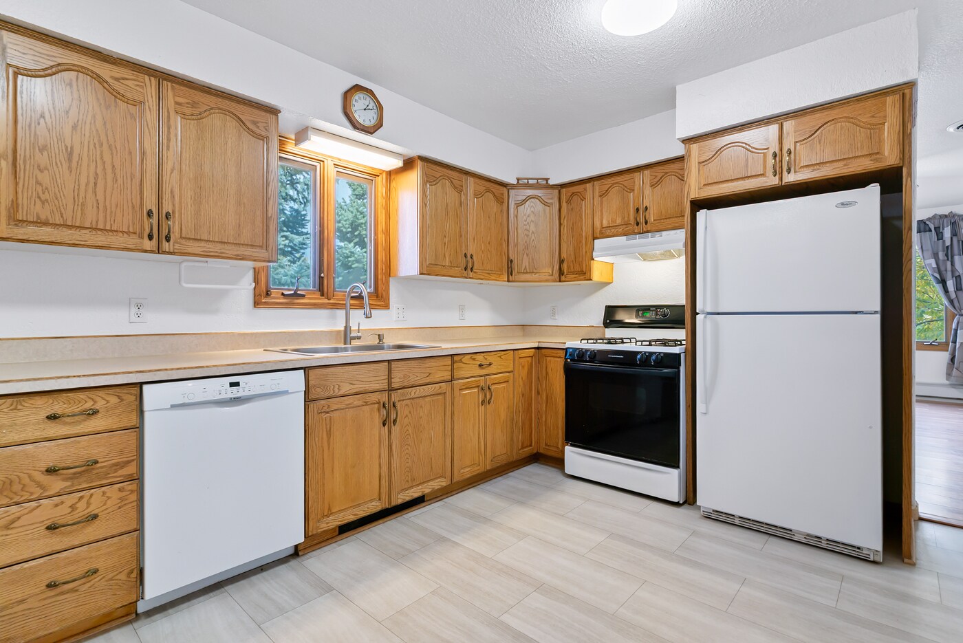 Building Photo - 175 N 10th Ave