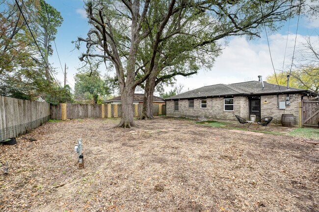 Building Photo - 4722 Carleen Rd