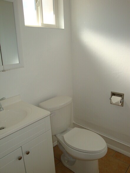 Building Photo - 510 N Ironwood Dr