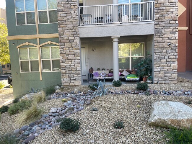 Building Photo - 38 E Serene Ave