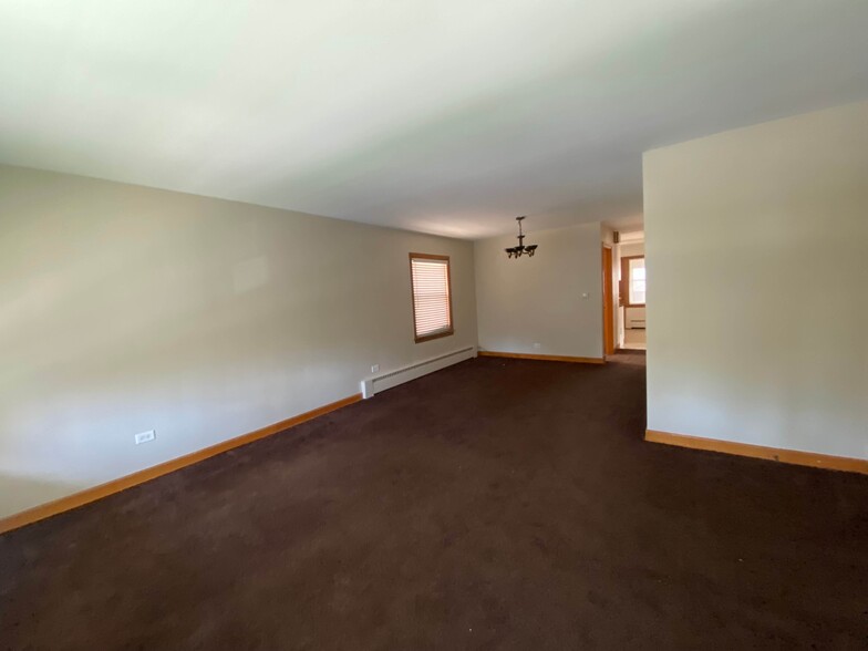 Building Photo - 6123 N Meade Ave