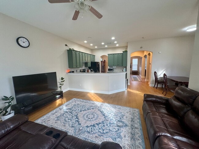 Building Photo - Beautiful 3BR/2.5BA Home in the Ballantyne Area; Great Schools!