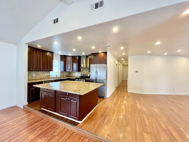 Building Photo - 4BR/3BA Large House - Single Story, No Carpet, AC, Washer/Dryer in Unit, Small Yard, 2 Car Garage...