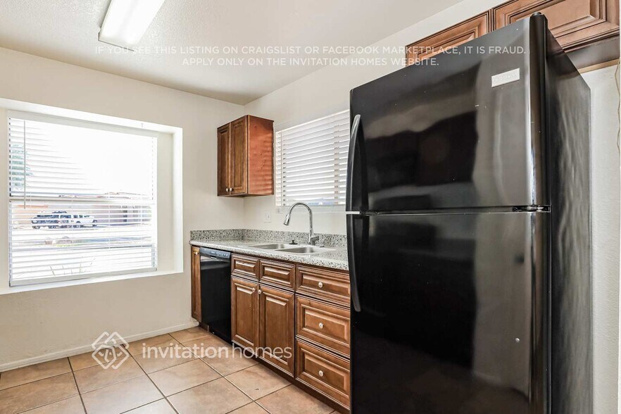 Building Photo - 4545 N 67th Ave