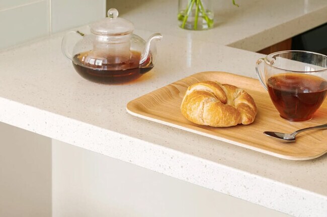 Building Photo - 925 Common St