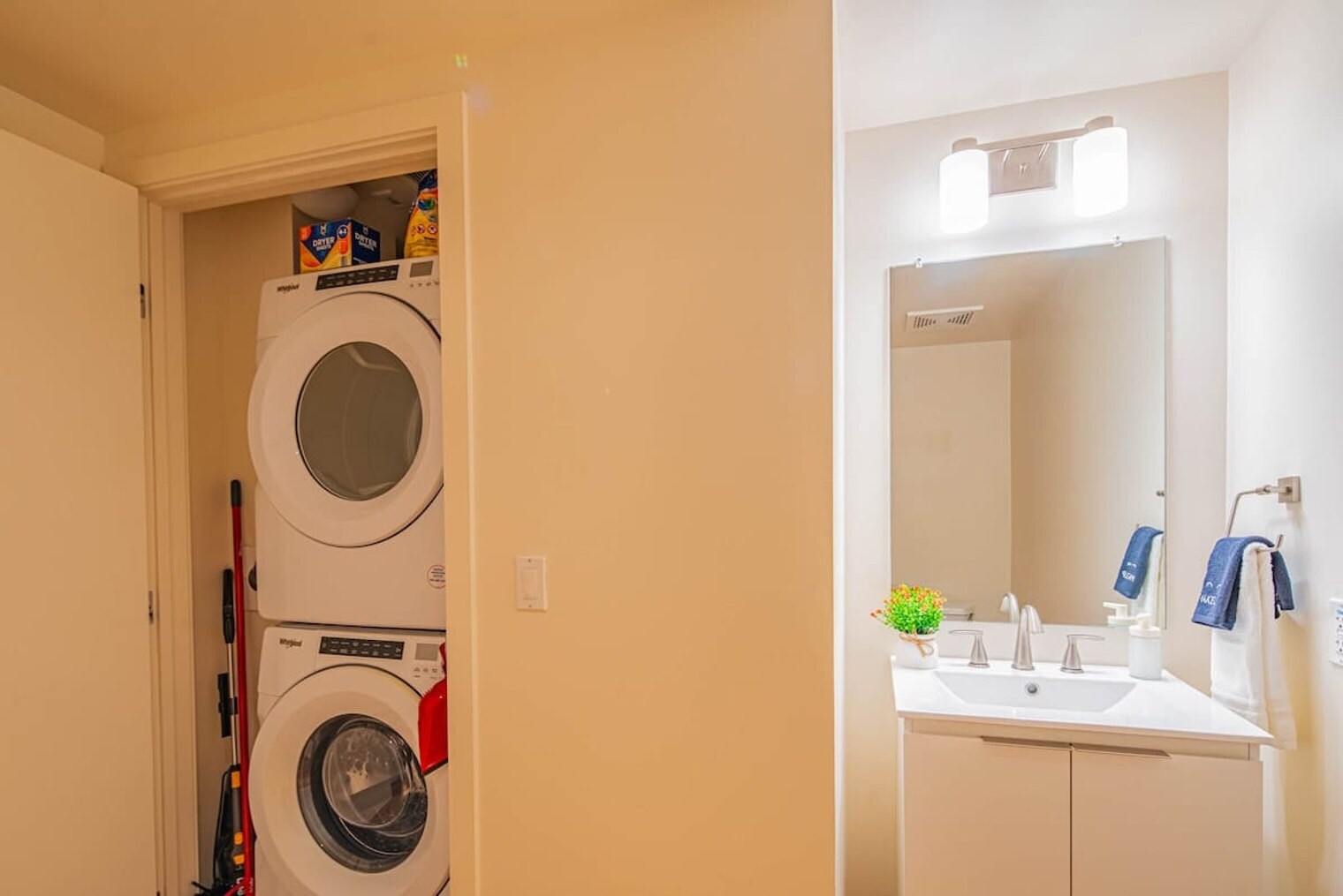 Building Photo - 44 W Monroe St