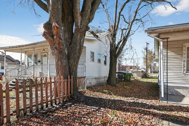 Building Photo - 3001 Myrtle Ave