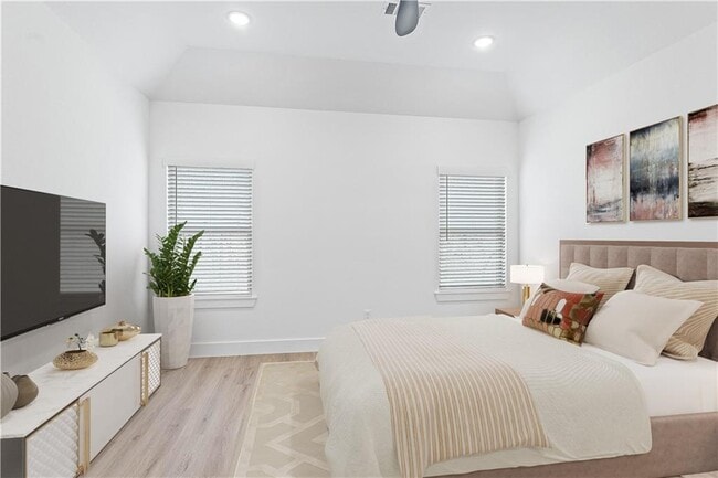 Building Photo - 16 Celtic Dr