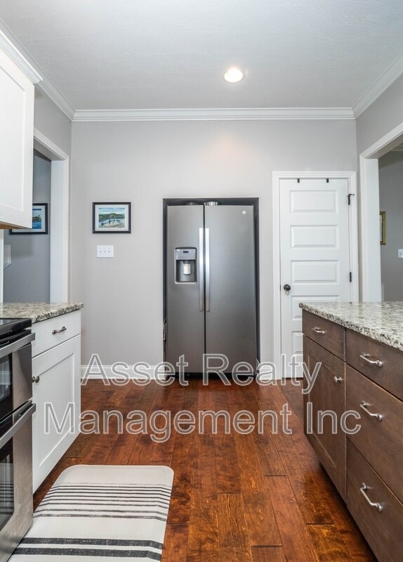 Building Photo - 1416 Madison Oaks Rd