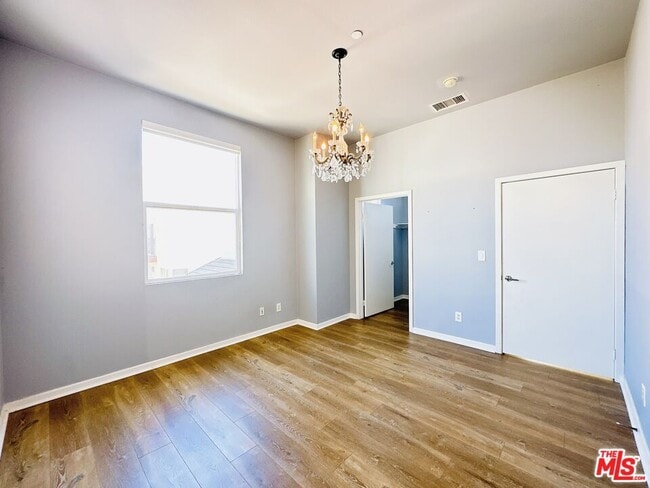 Building Photo - 6581 S Seabluff Dr