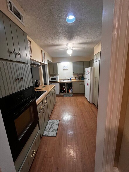 Building Photo - 3003 Creek View Ct