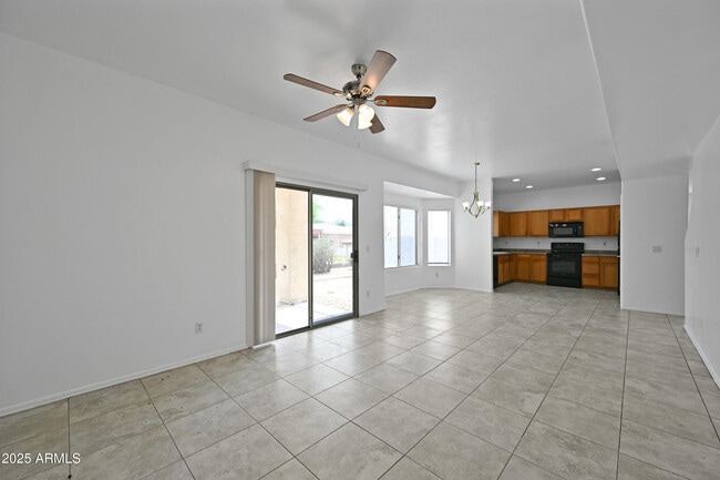 Building Photo - 605 W Latona Rd