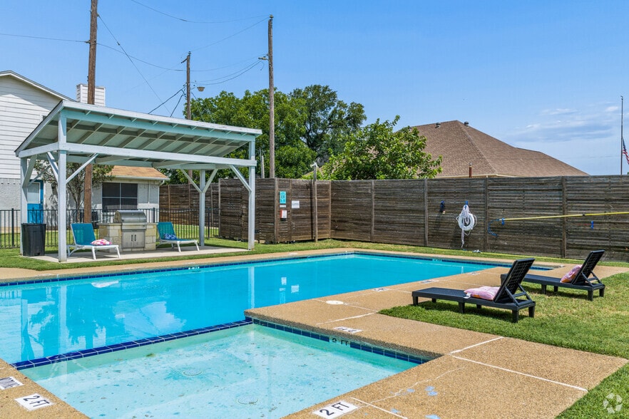 Pool - Hampton Townhomes