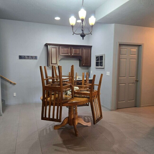 Building Photo - Flathead Lake- 2 bed, 1 bath, 2 car garage