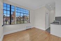 Building Photo - 127 E 69th St