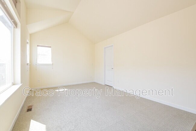 Building Photo - 2856 S Fox Ct
