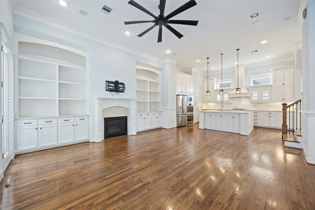 Building Photo - 609 Rutland St